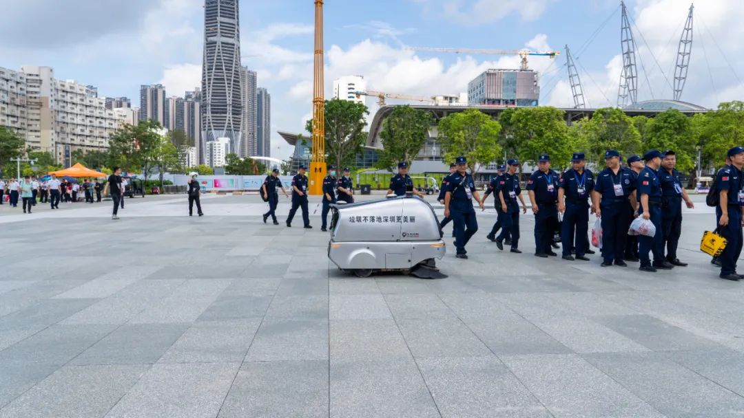 【重磅消息】九天创新智能清扫机器人闪耀 2025 国际篮联女子亚洲杯现场