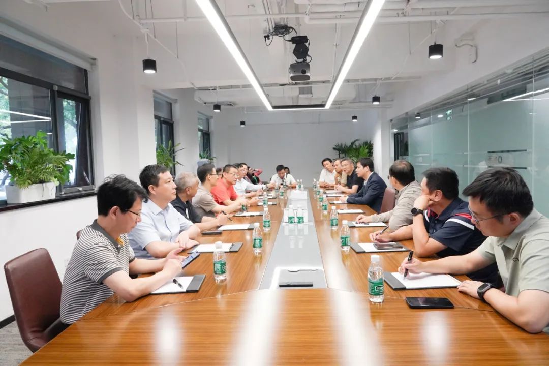 新紫光集团及核心企业代表团到访智行者，共探智能产业创新发展