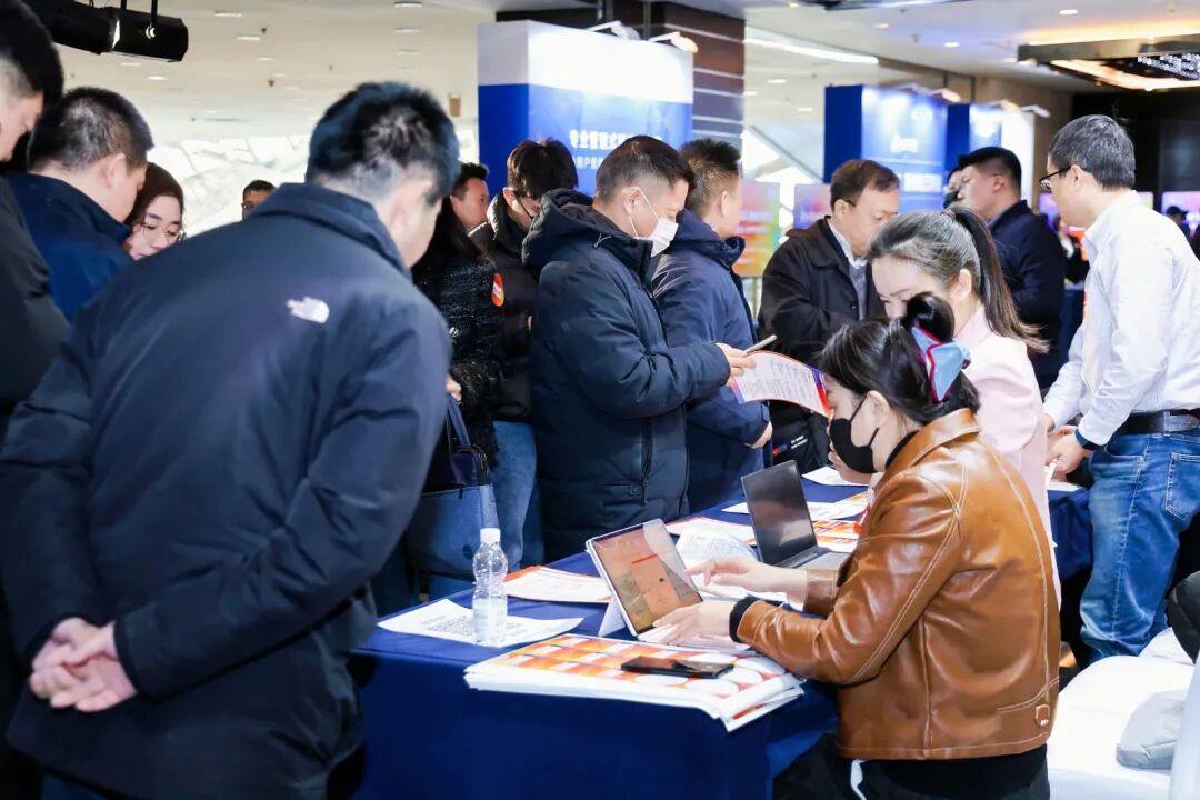 锐驰智光亮相WIM2025创新者年会，荣膺AI硬件创新产品TOP10